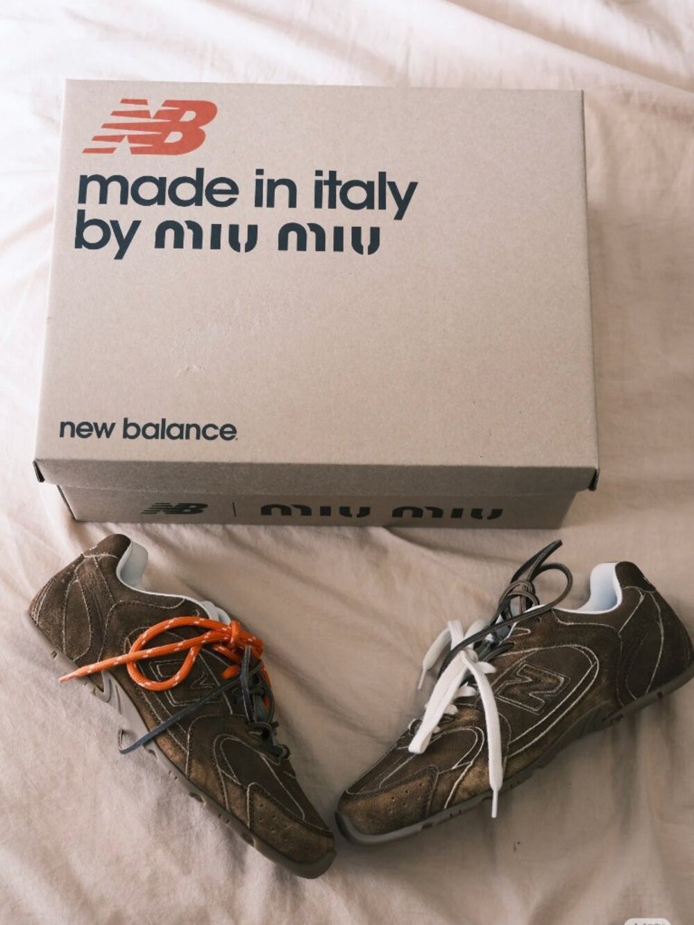 99% NEW MIUMIU AUTHENTIC SIZE 7 NEW BALANCE SNEAKER